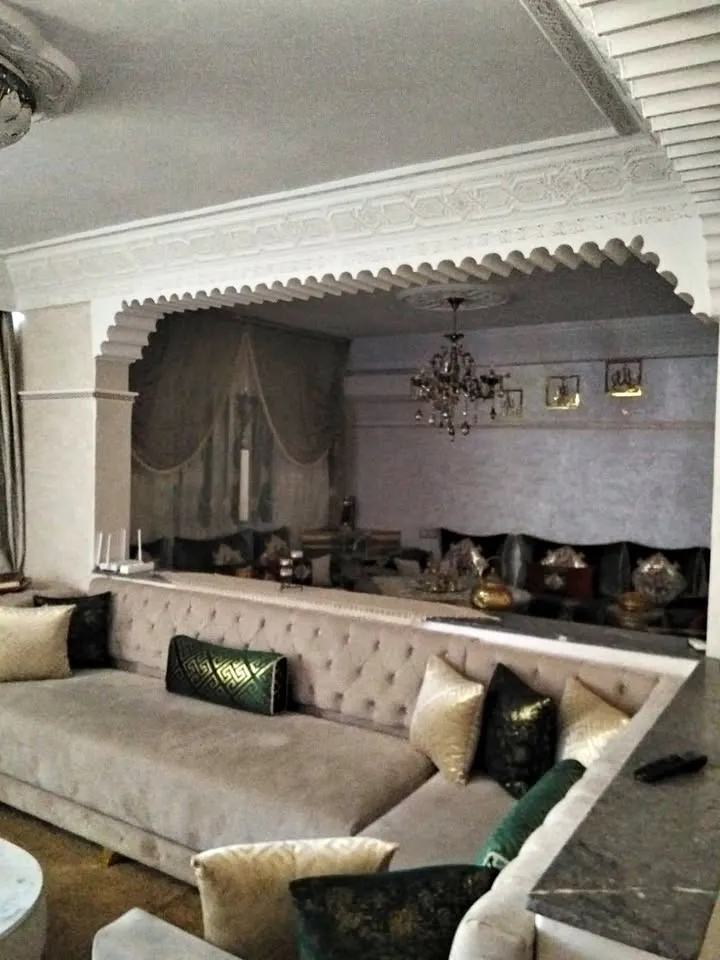 Bright 2-Bedroom Apartment with Double Living Room